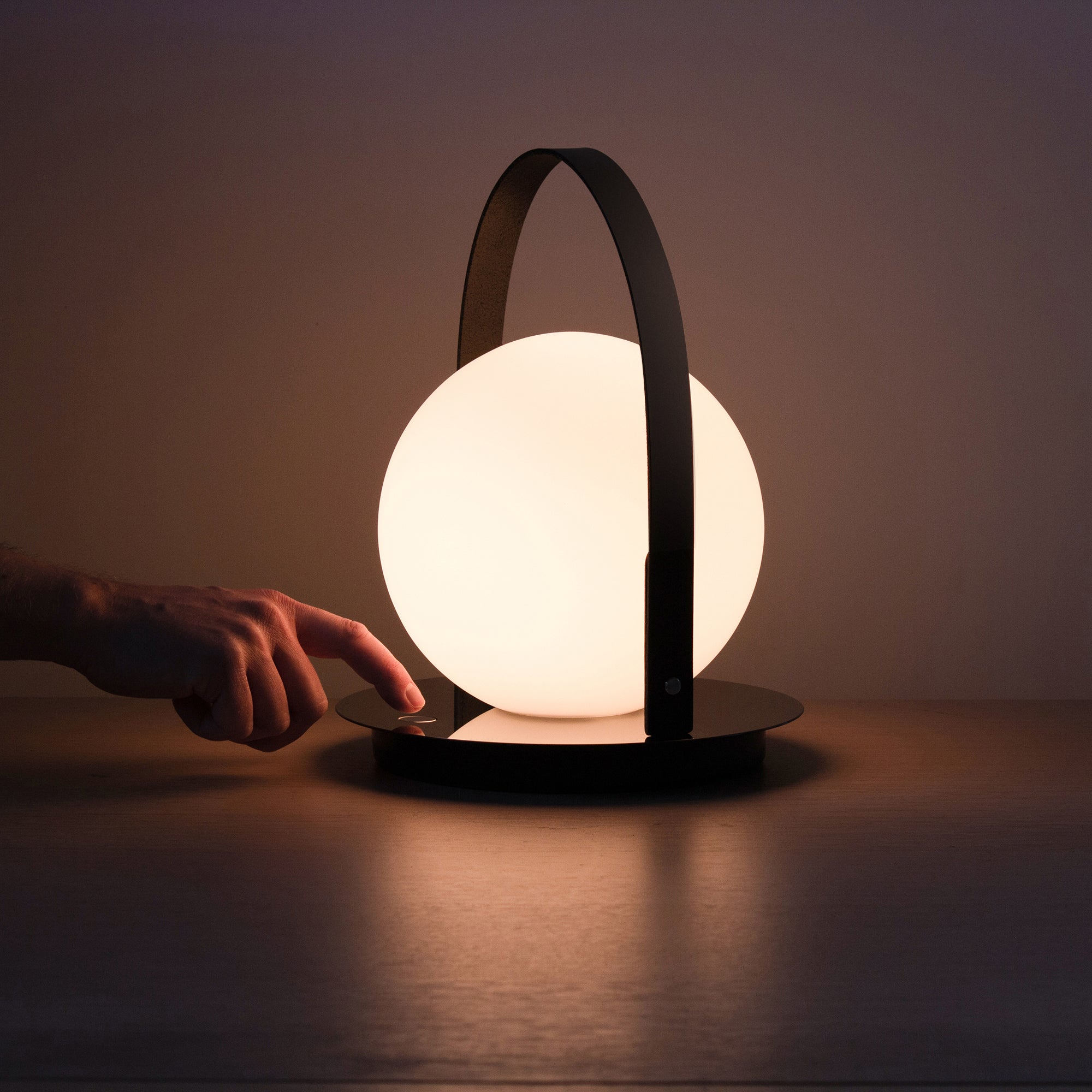 Bola Lantern Table Lamp