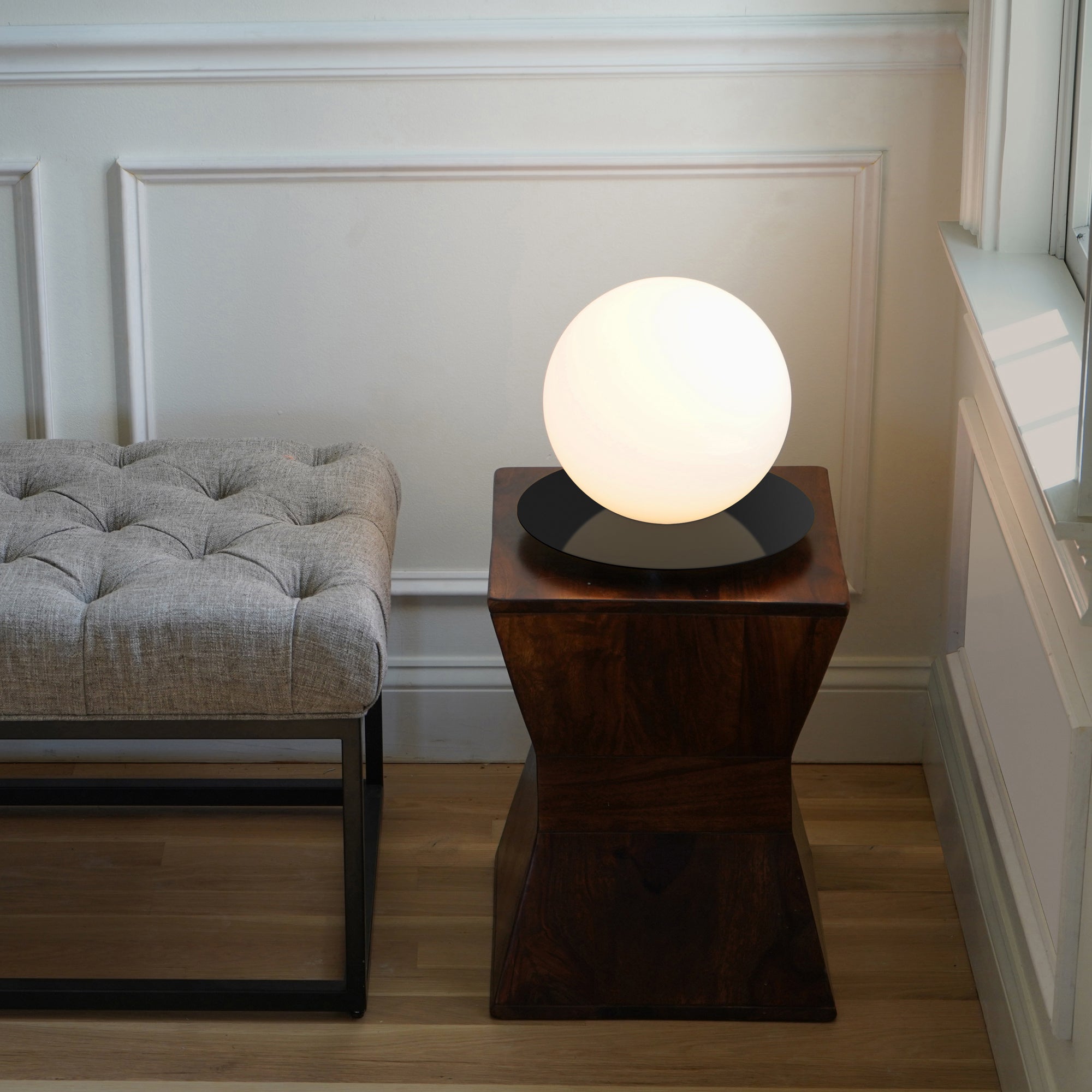 Bola Sphere Table Lamp