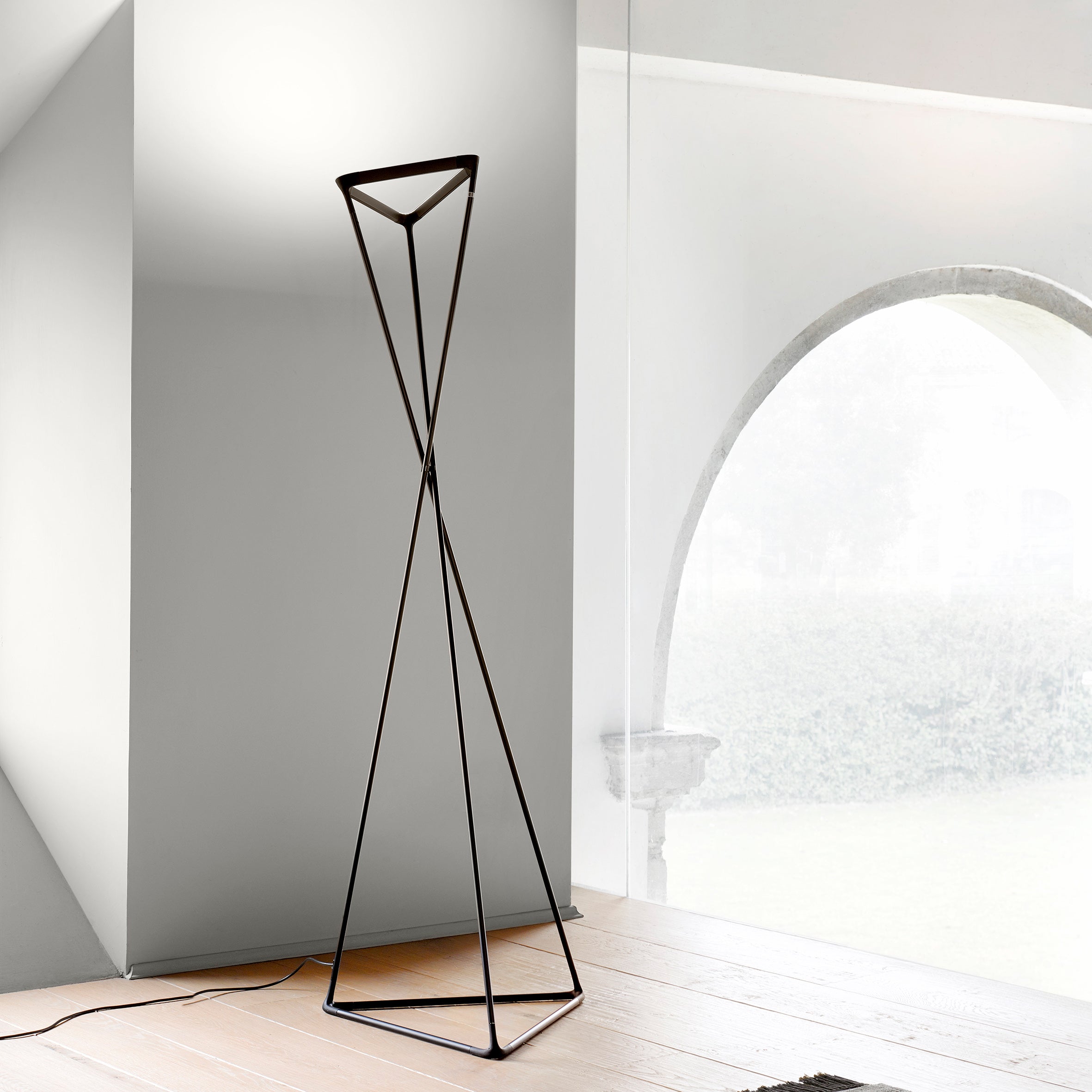 Tango Floor Lamp