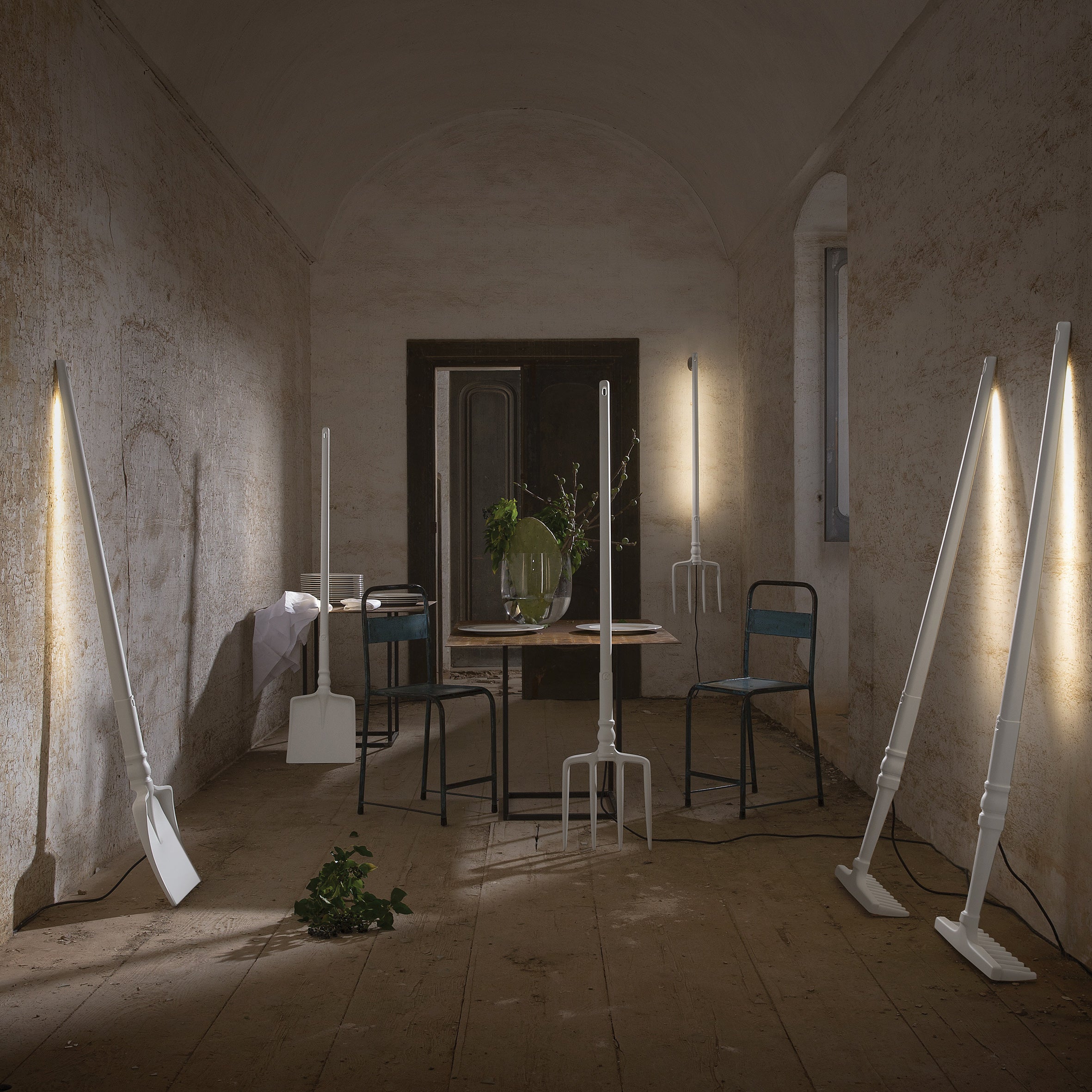 Tobia Floor Lamp